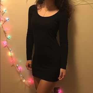 black bodycon long sleeve dress